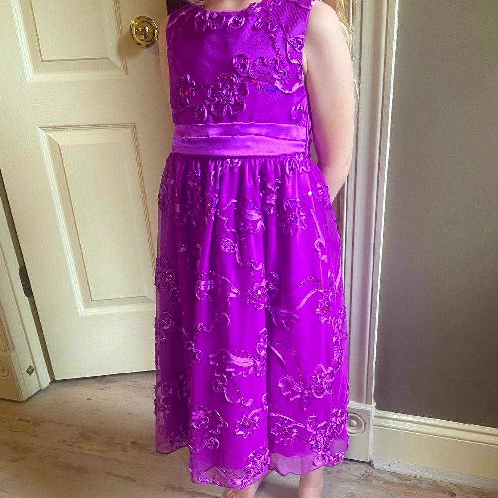 Little Girls purple embellished dress - Picture 2 of 6